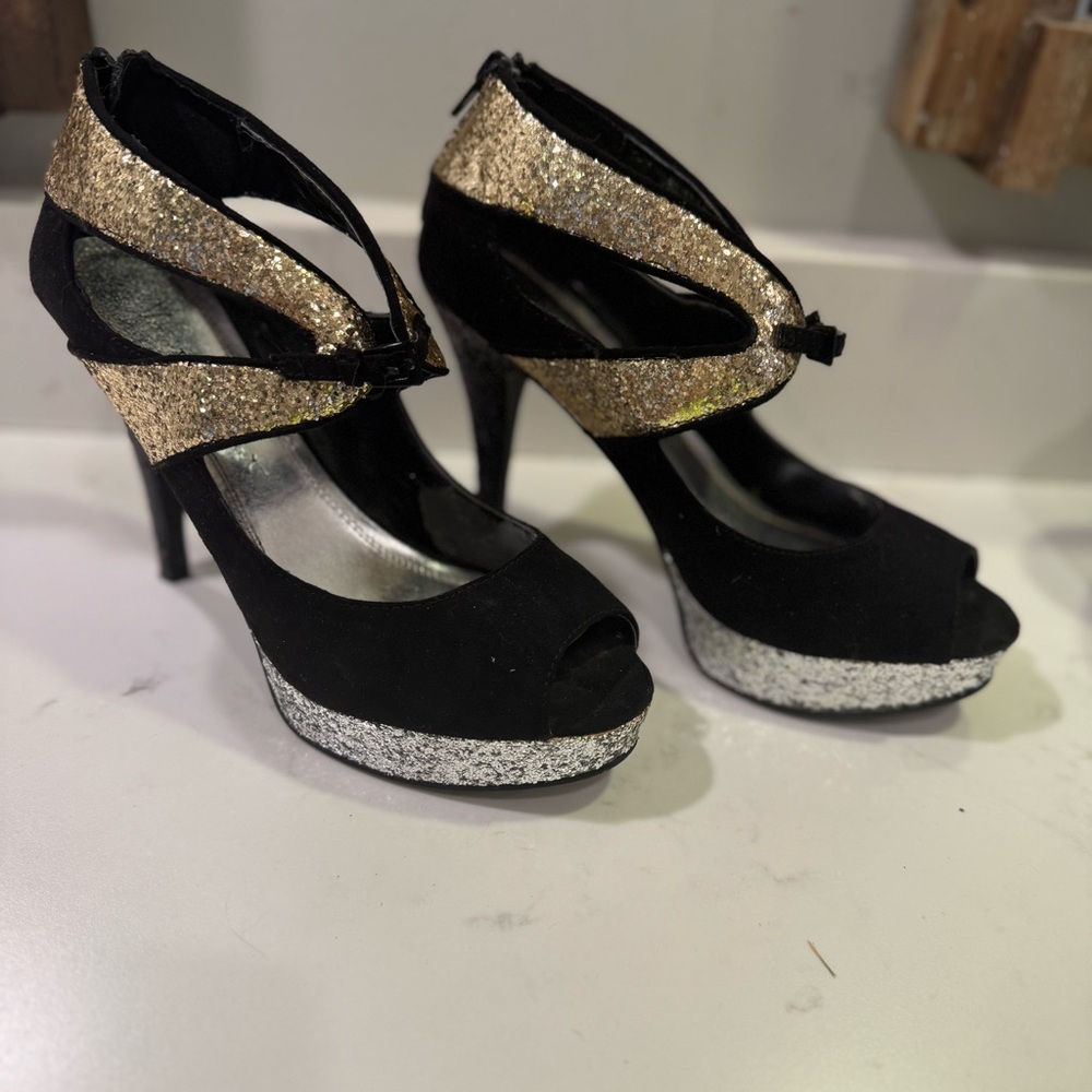 Velvet Heart Black and Gold Glitter Heels